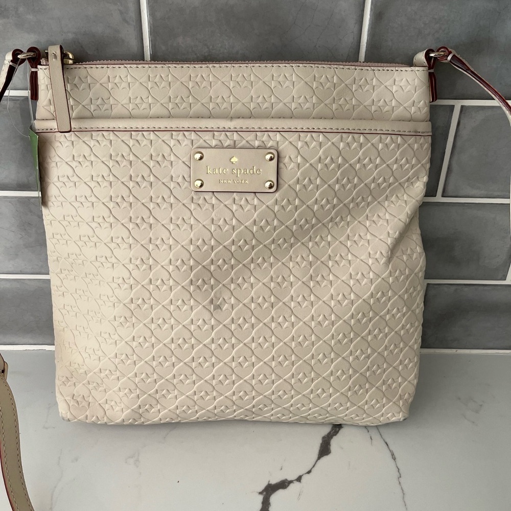 Kate Spade Penn Place Keisha 100% Cow Leather Crossbody Bag in Pebble